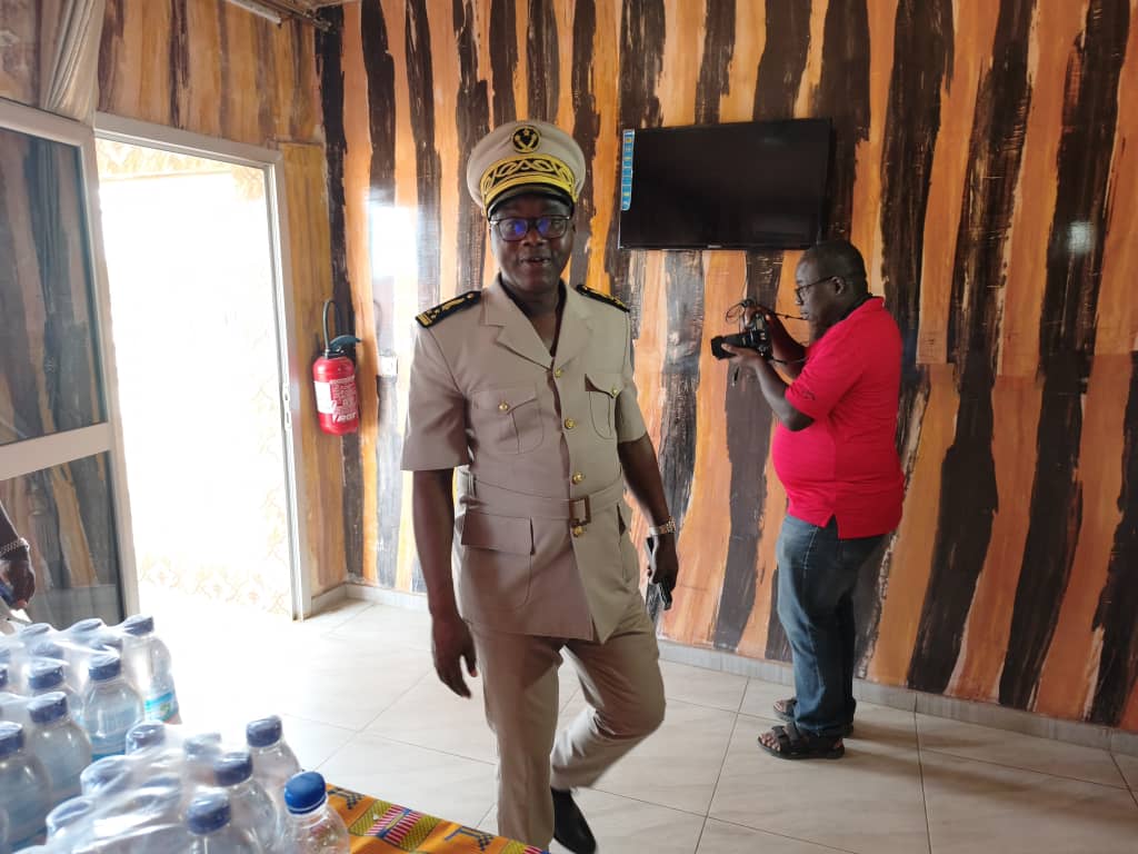 Arrivée des autorités préfectorales